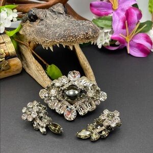 Rhinestone floral brooch and earrings set vintage C8
